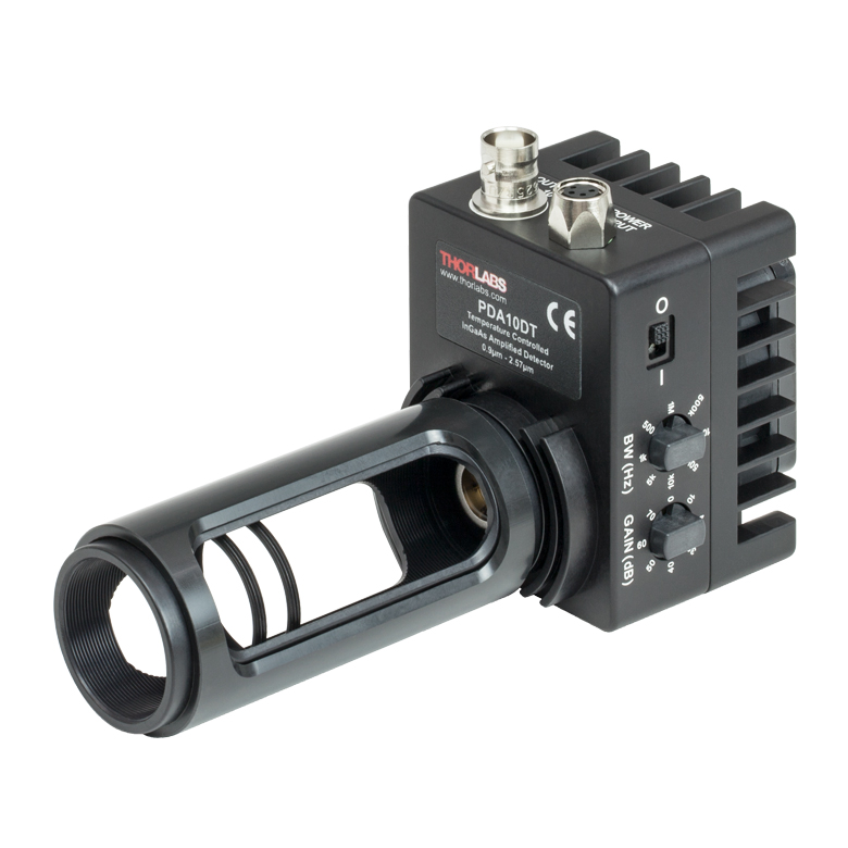 InGaAs Amplified Photodetector with Thermoelectric Cooler